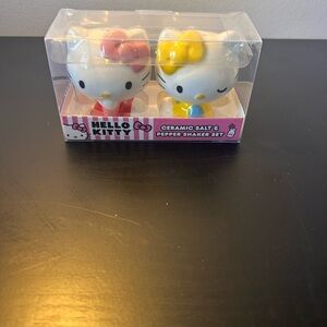 Hello Kitty salt and pepper shakers